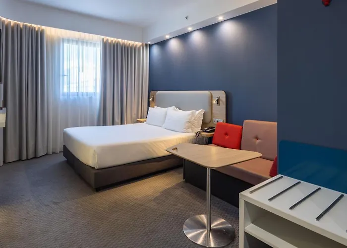 Express Centre By Ihg 3*