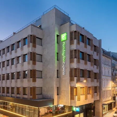 Hotel Express Centre By Ihg 3*