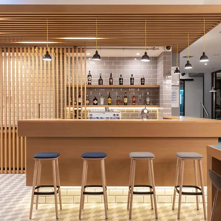 Express Centre By Ihg 酒店 3*