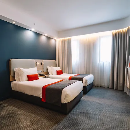 Hotel Express Centre By Ihg 3*