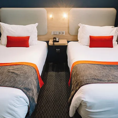 Express Centre By Ihg 酒店 3*