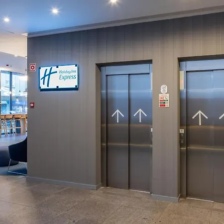 酒店 Express Centre By Ihg 3*