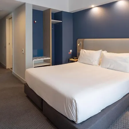 Express Centre By Ihg Hotel