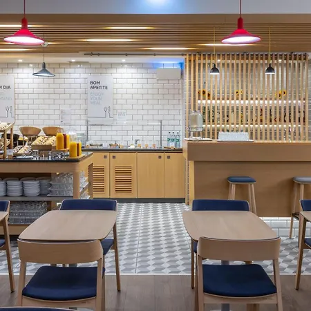 Express Centre By Ihg