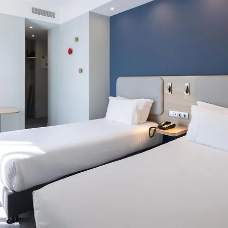 Hotel Express Centre By Ihg