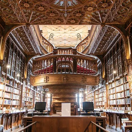 Express Centre By Ihg 酒店 3*