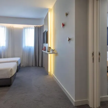 Отель Express Centre By Ihg Порту