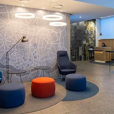 Express Centre By Ihg فندق 3*