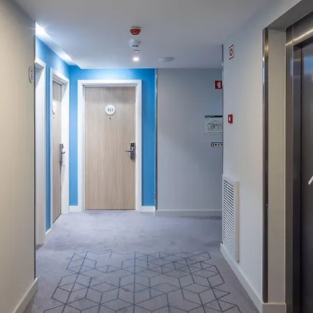 Express Centre By Ihg Otel 3*