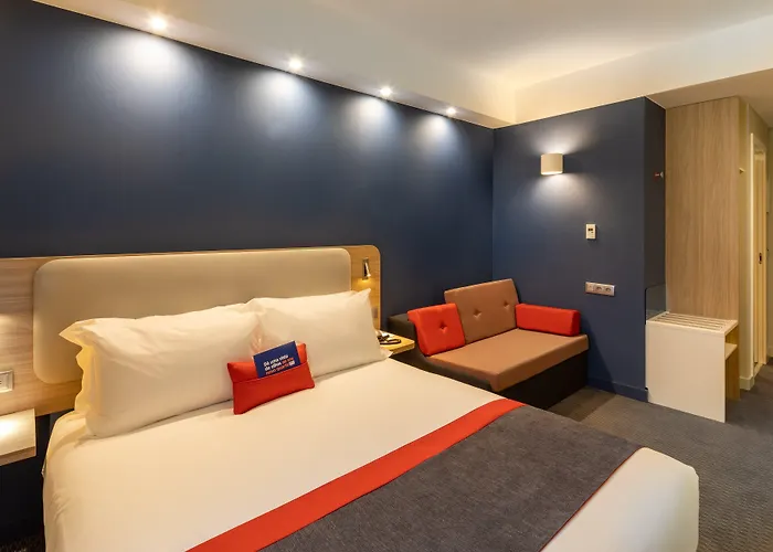 فندق Express Centre By Ihg