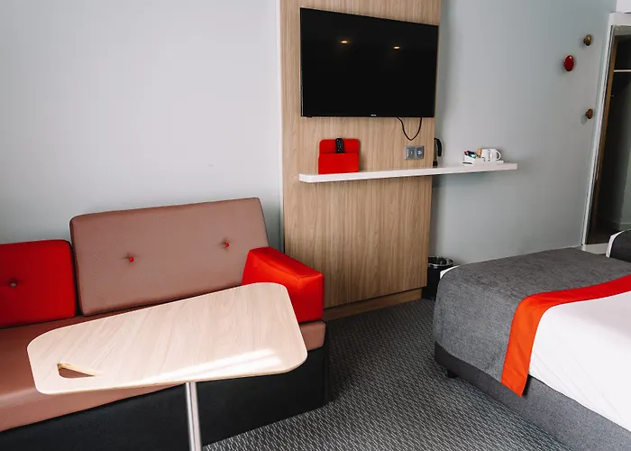 ホテル Express Centre By Ihg 3*