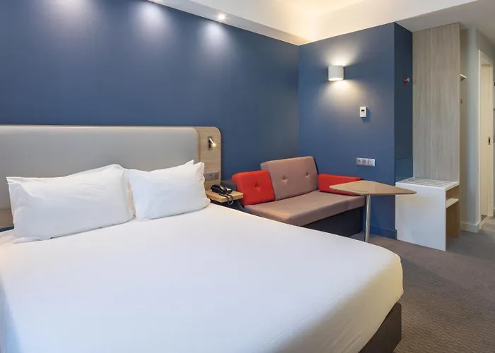 Express Centre By Ihg فندق