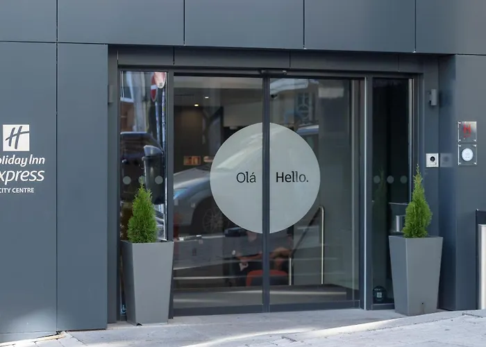 Express Centre By Ihg فندق 3*