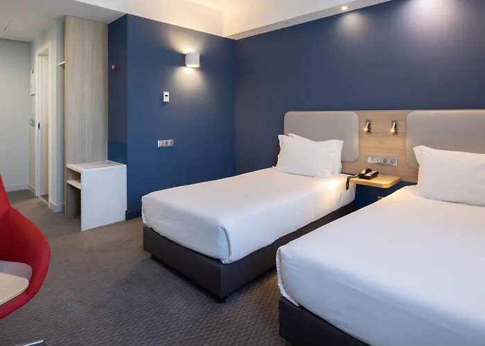 Express Centre By Ihg فندق 3*