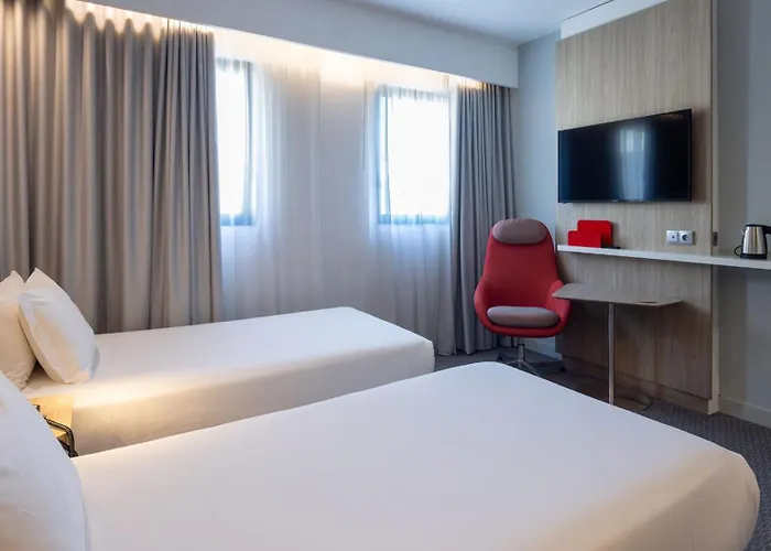 فندق Express Centre By Ihg