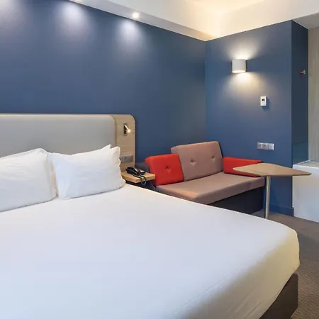 Express Centre By Ihg فندق