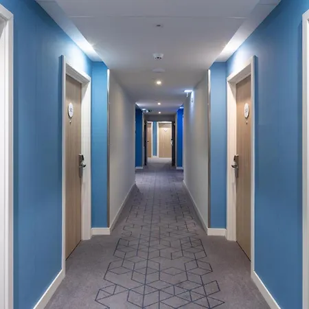 호텔 Express Centre By Ihg 3*