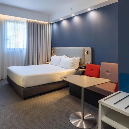 Express Centre By Ihg 3*