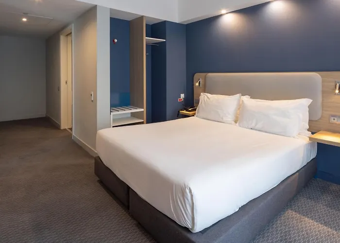 Express Centre By Ihg Hotel