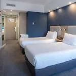 Express Centre By Ihg Hotel 3*