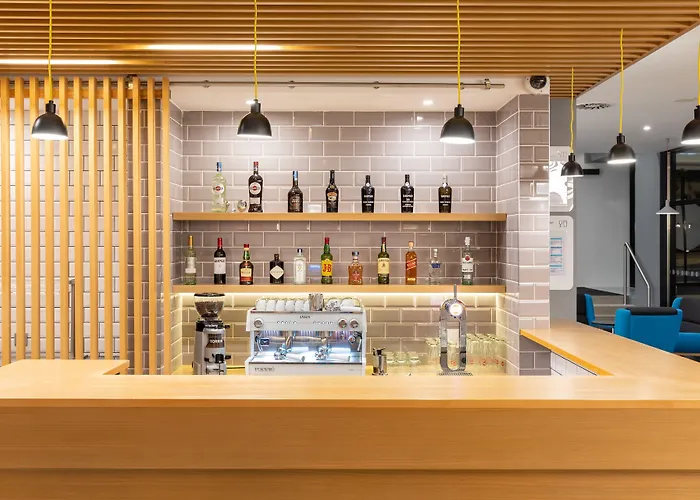 Express Centre By Ihg 3* 포르투