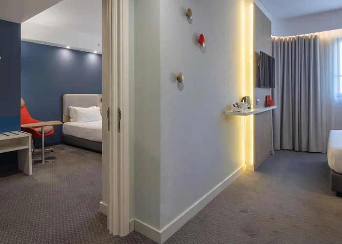 Express Centre By Ihg 호텔